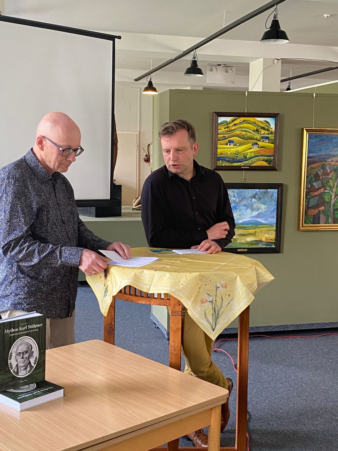 Autor Steffen Scholtz und Verleger Christian Wobst bei der Lesung in Pobershau.